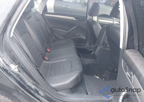 2015 Volkswagen Passat 1.8T Se z USA, uszkodzony, nr VIN 1VWBS7A31FC062502